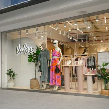 Bohoo Jockey Plaza